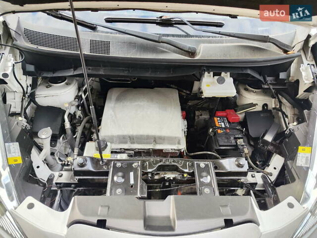 Белый Ниссан e-NV200, объемом двигателя 0 л и пробегом 45 тыс. км за 13999 $, фото 26 на Automoto.ua