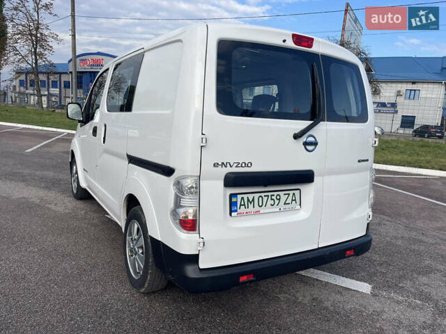 Білий Ніссан e-NV200, об'ємом двигуна 0 л та пробігом 48 тис. км за 9950 $, фото 10 на Automoto.ua