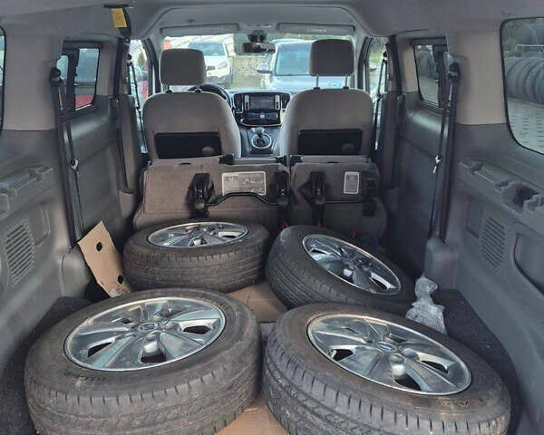 Білий Ніссан e-NV200, об'ємом двигуна 0 л та пробігом 124 тис. км за 15700 $, фото 9 на Automoto.ua