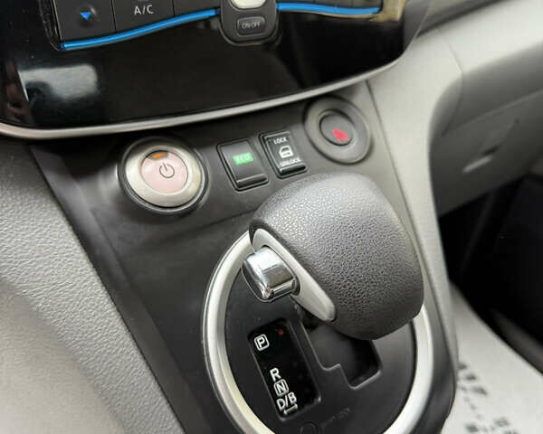Белый Ниссан e-NV200, объемом двигателя 0 л и пробегом 124 тыс. км за 9950 $, фото 17 на Automoto.ua