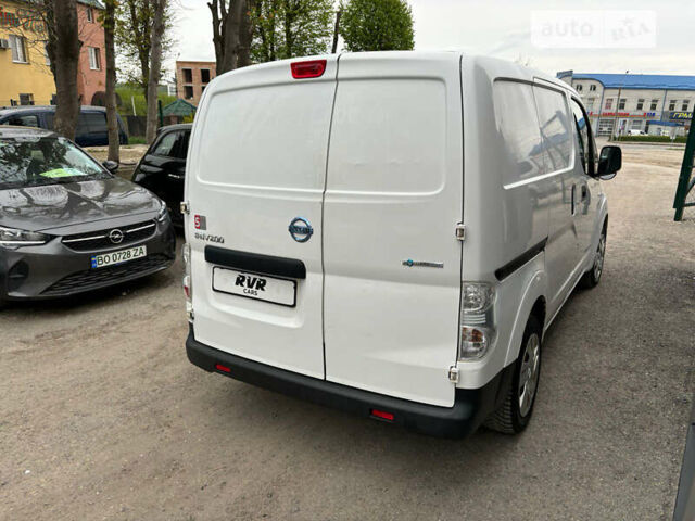 Білий Ніссан e-NV200, об'ємом двигуна 0 л та пробігом 122 тис. км за 8200 $, фото 3 на Automoto.ua