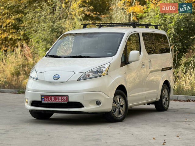 Белый Ниссан e-NV200, объемом двигателя 0 л и пробегом 124 тыс. км за 9950 $, фото 2 на Automoto.ua