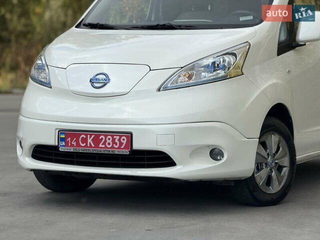 Белый Ниссан e-NV200, объемом двигателя 0 л и пробегом 124 тыс. км за 9950 $, фото 3 на Automoto.ua