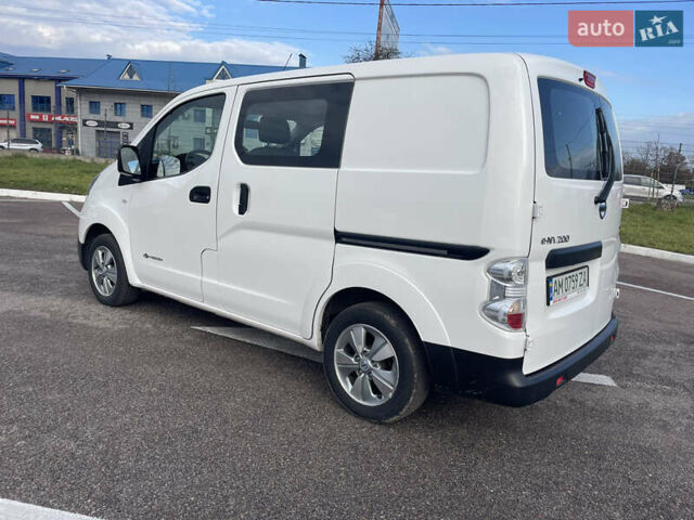 Білий Ніссан e-NV200, об'ємом двигуна 0 л та пробігом 48 тис. км за 9950 $, фото 11 на Automoto.ua
