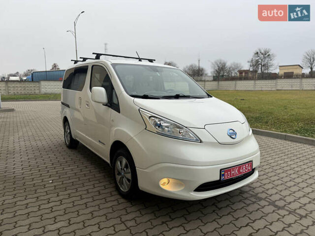 Белый Ниссан e-NV200, объемом двигателя 0 л и пробегом 82 тыс. км за 9000 $, фото 2 на Automoto.ua