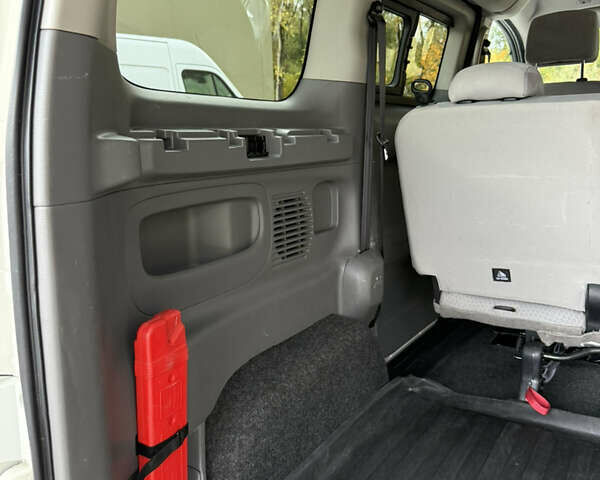 Белый Ниссан e-NV200, объемом двигателя 0 л и пробегом 124 тыс. км за 9950 $, фото 28 на Automoto.ua