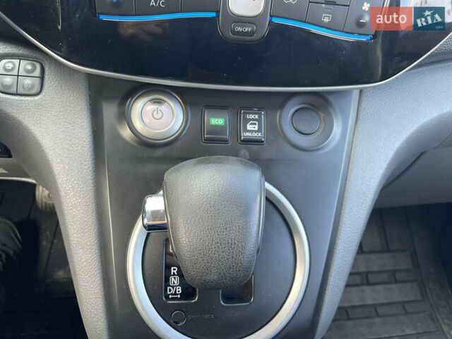 Білий Ніссан e-NV200, об'ємом двигуна 0 л та пробігом 48 тис. км за 9950 $, фото 25 на Automoto.ua