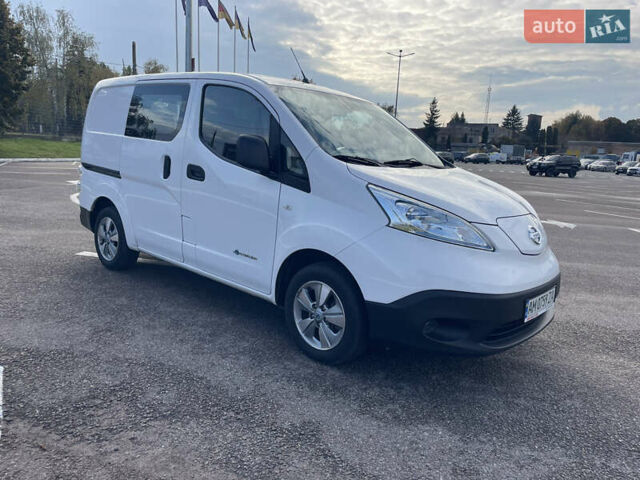 Білий Ніссан e-NV200, об'ємом двигуна 0 л та пробігом 48 тис. км за 9950 $, фото 4 на Automoto.ua
