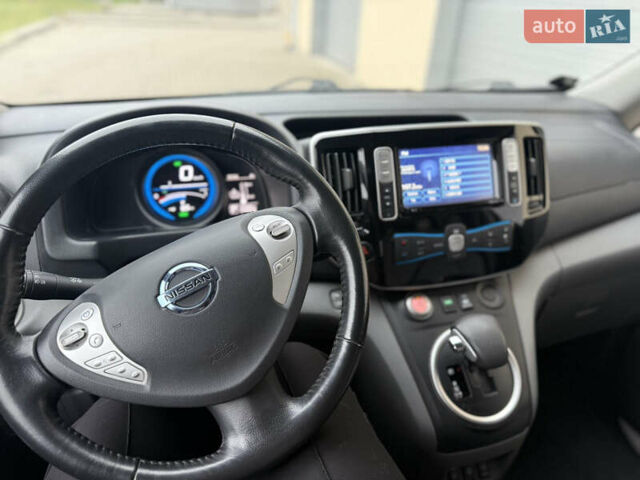 Белый Ниссан e-NV200, объемом двигателя 0 л и пробегом 82 тыс. км за 9000 $, фото 12 на Automoto.ua