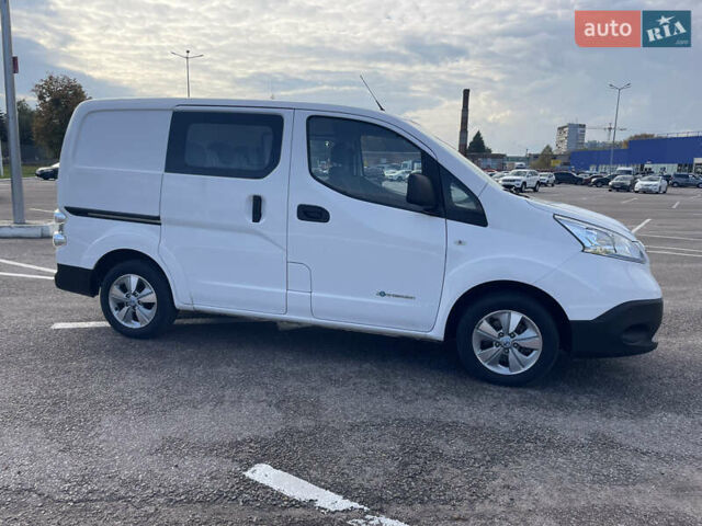Білий Ніссан e-NV200, об'ємом двигуна 0 л та пробігом 48 тис. км за 9950 $, фото 5 на Automoto.ua