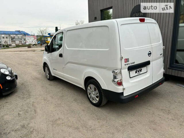 Білий Ніссан e-NV200, об'ємом двигуна 0 л та пробігом 122 тис. км за 8200 $, фото 6 на Automoto.ua