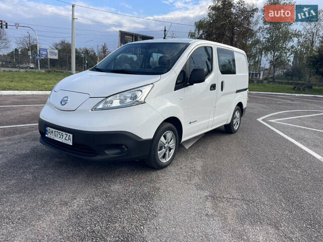Білий Ніссан e-NV200, об'ємом двигуна 0 л та пробігом 48 тис. км за 9950 $, фото 15 на Automoto.ua