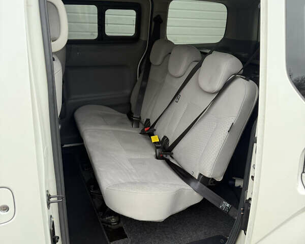 Белый Ниссан e-NV200, объемом двигателя 0 л и пробегом 82 тыс. км за 9000 $, фото 9 на Automoto.ua
