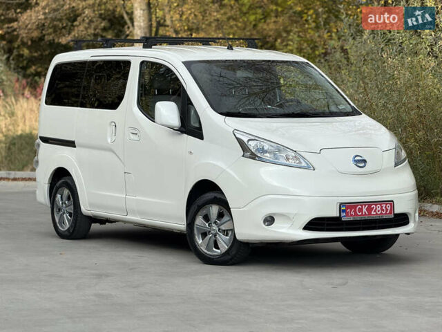 Белый Ниссан e-NV200, объемом двигателя 0 л и пробегом 124 тыс. км за 9950 $, фото 7 на Automoto.ua