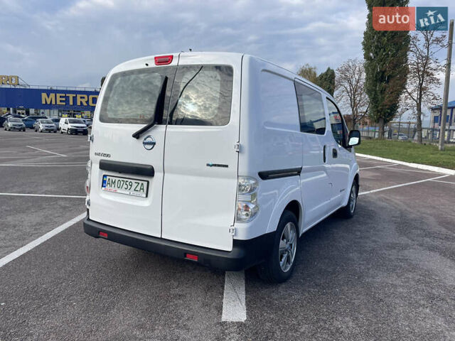 Білий Ніссан e-NV200, об'ємом двигуна 0 л та пробігом 48 тис. км за 9950 $, фото 8 на Automoto.ua