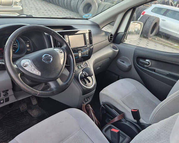 Білий Ніссан e-NV200, об'ємом двигуна 0 л та пробігом 124 тис. км за 15700 $, фото 4 на Automoto.ua