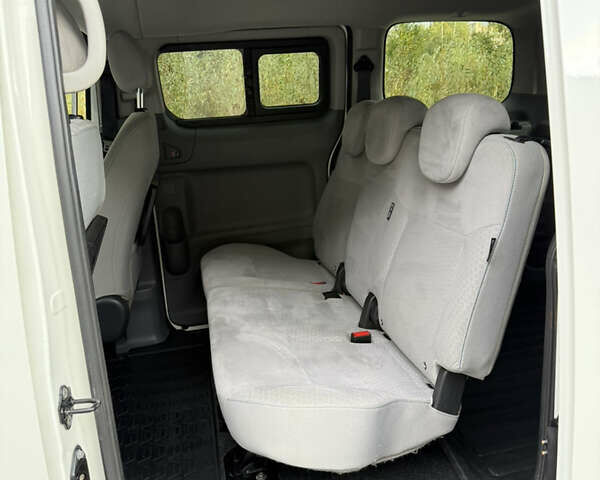 Белый Ниссан e-NV200, объемом двигателя 0 л и пробегом 124 тыс. км за 9950 $, фото 25 на Automoto.ua