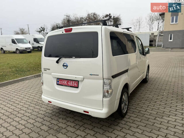 Белый Ниссан e-NV200, объемом двигателя 0 л и пробегом 82 тыс. км за 9000 $, фото 3 на Automoto.ua