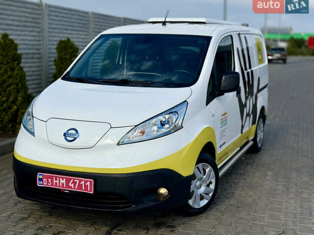 Білий Ніссан e-NV200, об'ємом двигуна 0 л та пробігом 40 тис. км за 10900 $, фото 1 на Automoto.ua