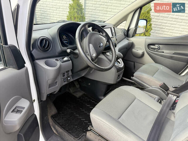 Белый Ниссан e-NV200, объемом двигателя 0 л и пробегом 27 тыс. км за 9800 $, фото 5 на Automoto.ua