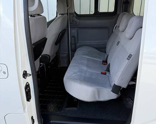 Білий Ніссан e-NV200, об'ємом двигуна 0 л та пробігом 161 тис. км за 9000 $, фото 23 на Automoto.ua