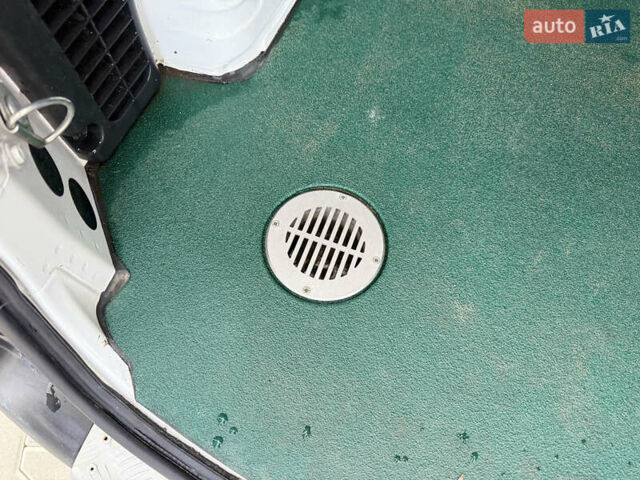 Белый Ниссан e-NV200, объемом двигателя 0 л и пробегом 27 тыс. км за 9800 $, фото 15 на Automoto.ua