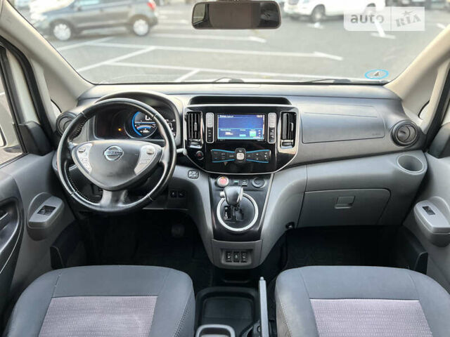Білий Ніссан e-NV200, об'ємом двигуна 0 л та пробігом 82 тис. км за 16900 $, фото 17 на Automoto.ua