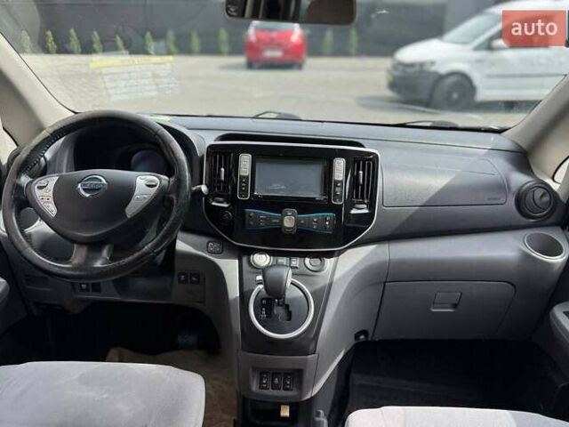 Белый Ниссан e-NV200, объемом двигателя 0 л и пробегом 161 тыс. км за 11600 $, фото 10 на Automoto.ua