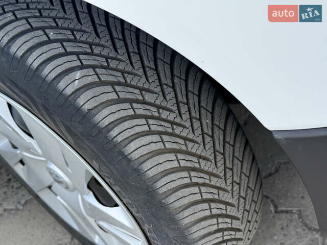 Белый Ниссан e-NV200, объемом двигателя 0 л и пробегом 27 тыс. км за 9800 $, фото 33 на Automoto.ua