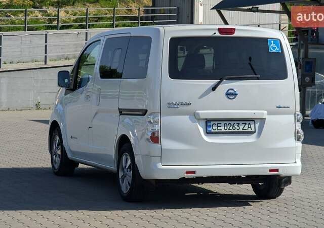 Белый Ниссан e-NV200, объемом двигателя 0 л и пробегом 169 тыс. км за 11000 $, фото 1 на Automoto.ua