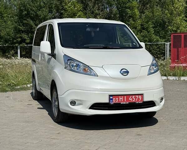 Белый Ниссан e-NV200, объемом двигателя 0 л и пробегом 161 тыс. км за 9400 $, фото 14 на Automoto.ua