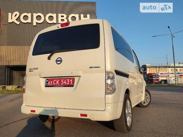 Белый Ниссан e-NV200, объемом двигателя 0 л и пробегом 75 тыс. км за 13600 $, фото 5 на Automoto.ua