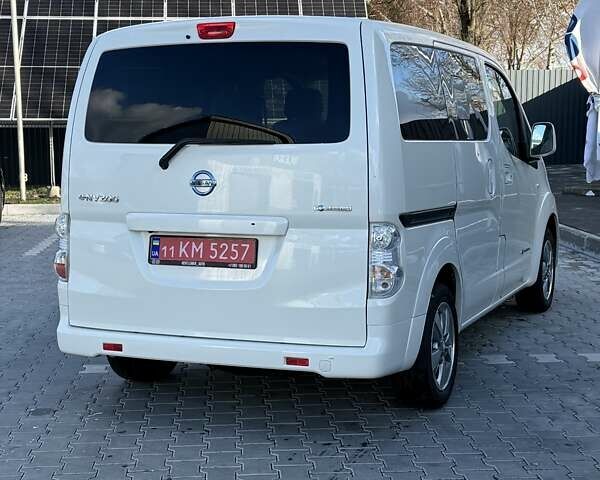 Білий Ніссан e-NV200, об'ємом двигуна 0 л та пробігом 161 тис. км за 9000 $, фото 11 на Automoto.ua