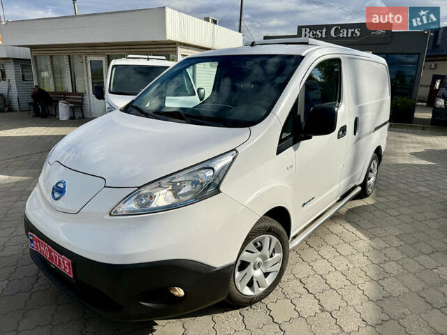 Белый Ниссан e-NV200, объемом двигателя 0 л и пробегом 27 тыс. км за 9800 $, фото 24 на Automoto.ua