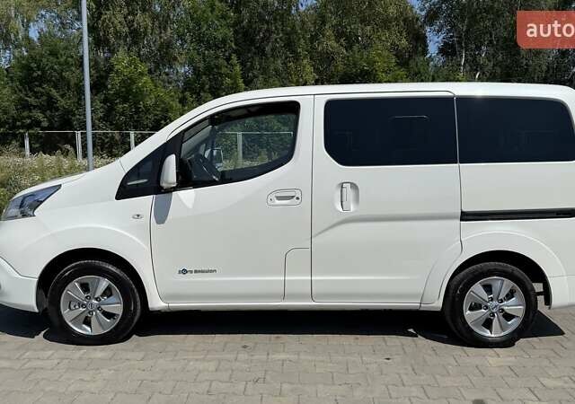 Белый Ниссан e-NV200, объемом двигателя 0 л и пробегом 161 тыс. км за 9400 $, фото 7 на Automoto.ua