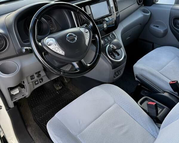 Білий Ніссан e-NV200, об'ємом двигуна 0 л та пробігом 161 тис. км за 9000 $, фото 22 на Automoto.ua