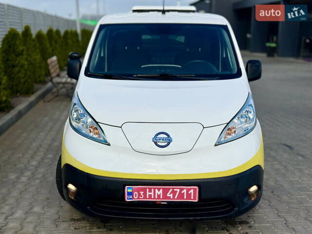 Білий Ніссан e-NV200, об'ємом двигуна 0 л та пробігом 40 тис. км за 10900 $, фото 3 на Automoto.ua
