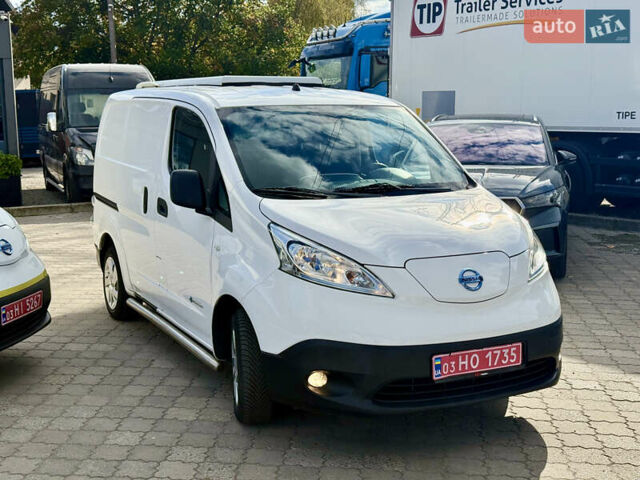 Белый Ниссан e-NV200, объемом двигателя 0 л и пробегом 27 тыс. км за 9800 $, фото 28 на Automoto.ua