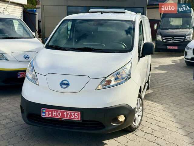 Белый Ниссан e-NV200, объемом двигателя 0 л и пробегом 27 тыс. км за 9800 $, фото 27 на Automoto.ua