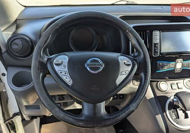 Белый Ниссан e-NV200, объемом двигателя 0 л и пробегом 169 тыс. км за 11000 $, фото 8 на Automoto.ua