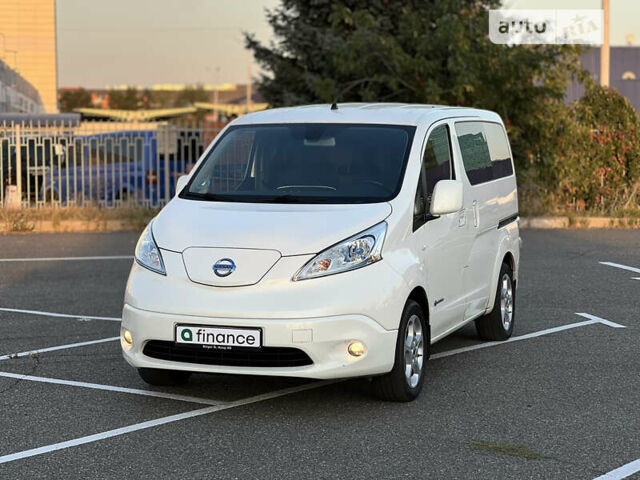 Білий Ніссан e-NV200, об'ємом двигуна 0 л та пробігом 82 тис. км за 16900 $, фото 1 на Automoto.ua
