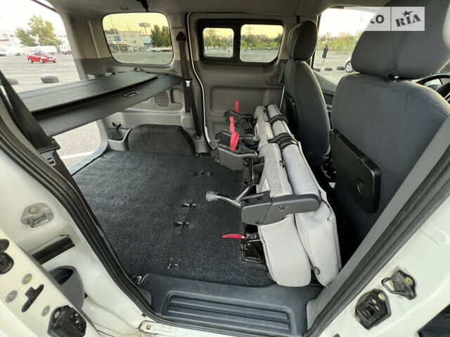 Білий Ніссан e-NV200, об'ємом двигуна 0 л та пробігом 82 тис. км за 16900 $, фото 29 на Automoto.ua