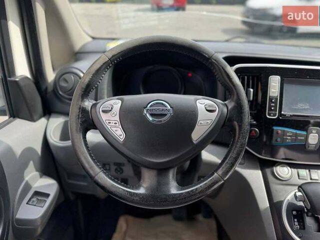 Белый Ниссан e-NV200, объемом двигателя 0 л и пробегом 161 тыс. км за 11600 $, фото 9 на Automoto.ua
