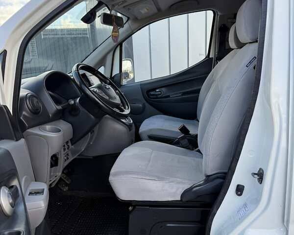 Білий Ніссан e-NV200, об'ємом двигуна 0 л та пробігом 161 тис. км за 9000 $, фото 20 на Automoto.ua