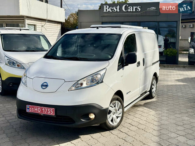 Белый Ниссан e-NV200, объемом двигателя 0 л и пробегом 27 тыс. км за 9800 $, фото 25 на Automoto.ua