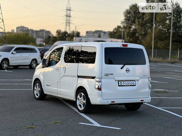 Білий Ніссан e-NV200, об'ємом двигуна 0 л та пробігом 82 тис. км за 16900 $, фото 9 на Automoto.ua