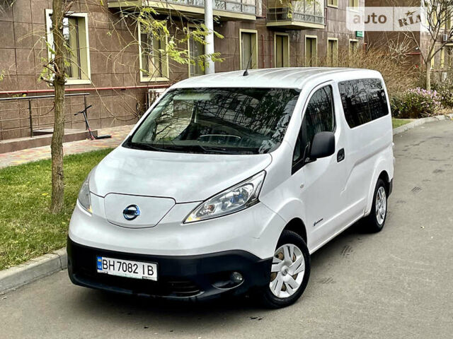 Белый Ниссан e-NV200, объемом двигателя 0 л и пробегом 85 тыс. км за 15600 $, фото 8 на Automoto.ua