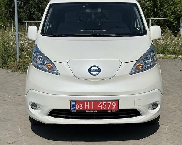 Белый Ниссан e-NV200, объемом двигателя 0 л и пробегом 161 тыс. км за 9400 $, фото 1 на Automoto.ua