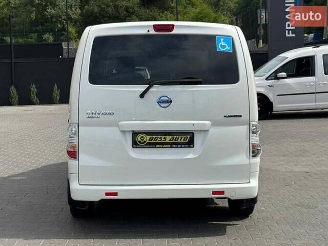 Белый Ниссан e-NV200, объемом двигателя 0 л и пробегом 161 тыс. км за 11600 $, фото 4 на Automoto.ua