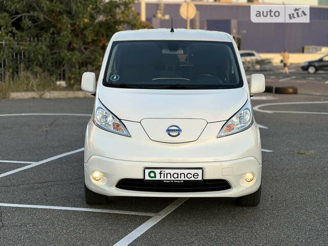 Білий Ніссан e-NV200, об'ємом двигуна 0 л та пробігом 82 тис. км за 16900 $, фото 3 на Automoto.ua